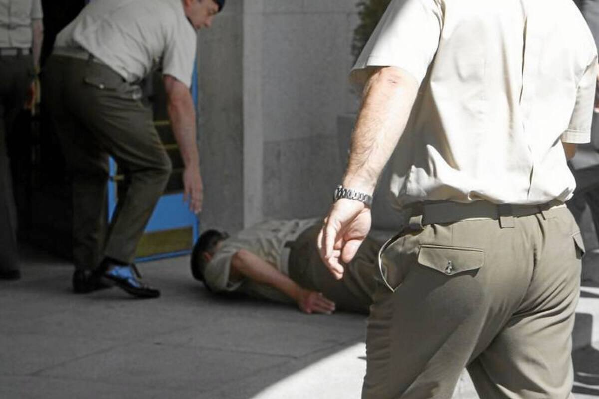 El Rey Juan Carlos sufre una aparatosa caída en Madrid (Foto: Tomada de elpais.com)