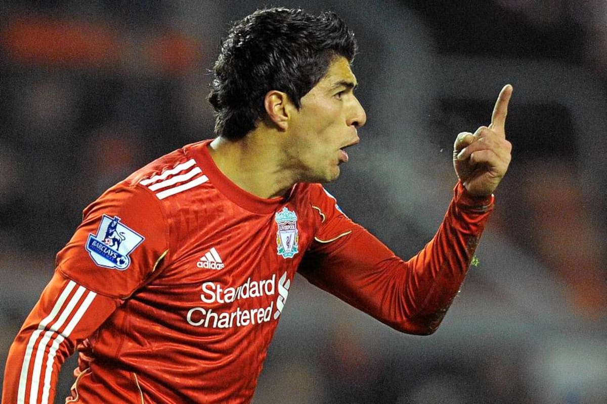 Luis Suárez se enfrenta a Old Trafford en el clásico del fútbol inglés (Foto: Afp/VanguardiaLiberal)