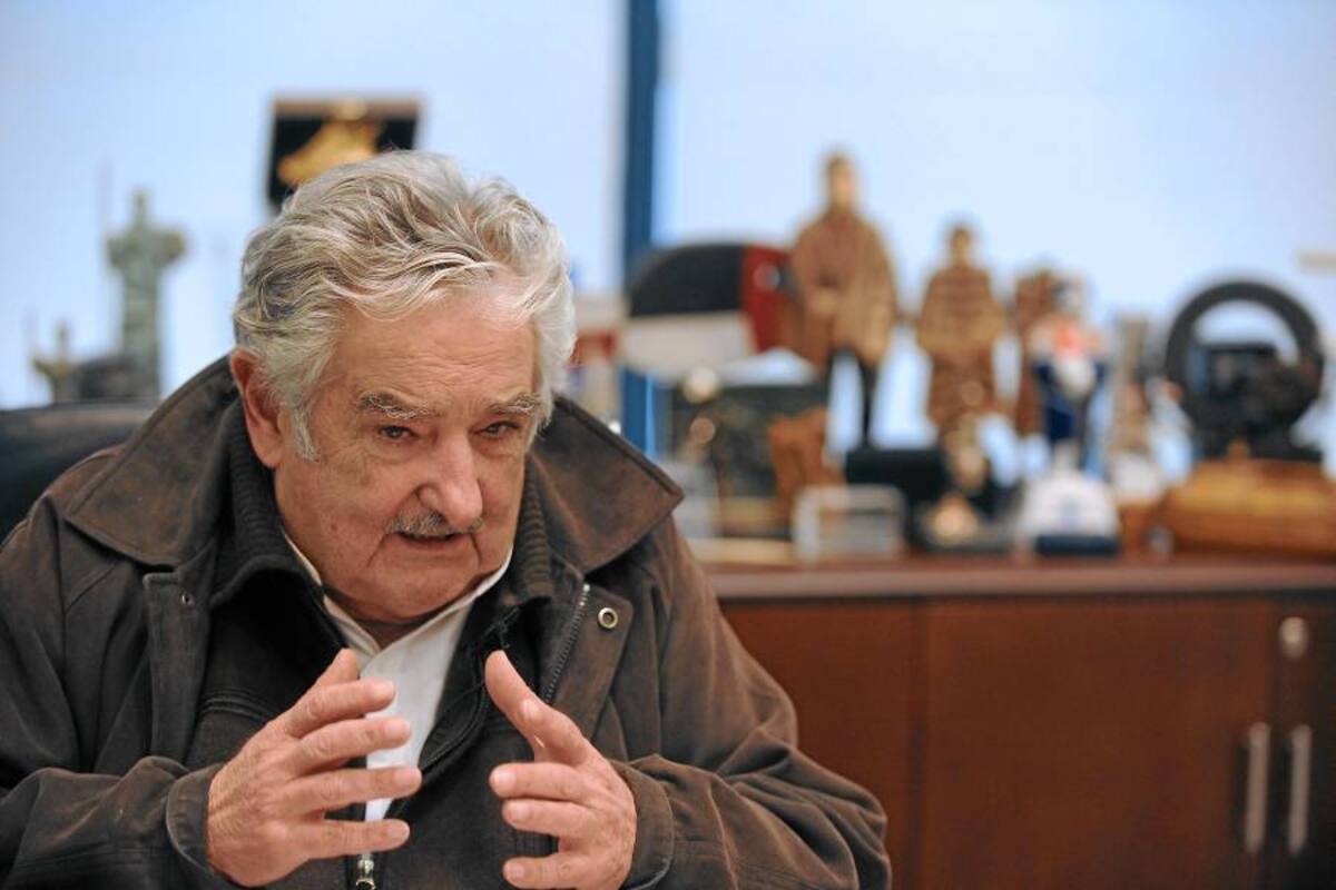 Presidente Mujica se hiere en la cara al ayudar a un vecino damnificado por vendaval (Foto: Archivo/VANGUARDIA LIBERAL)