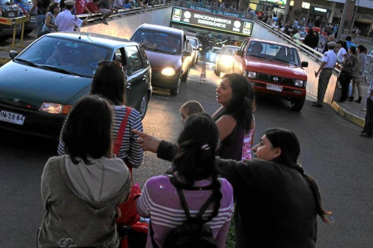 El seísmo de 7,0 grados de magnitud en la escala Richter causó pánico en Chile. (Foto: AFP / VANGUARDIA LIBERAL)