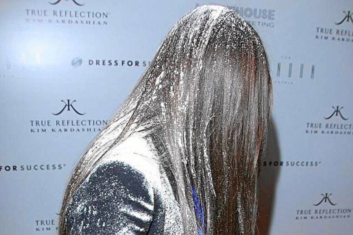 Lanzan bomba de harina a Kim Kardashian mientras posaba en la alfombra roja (Foto: Tomada de internet/VANGUARDIA LIBERAL)