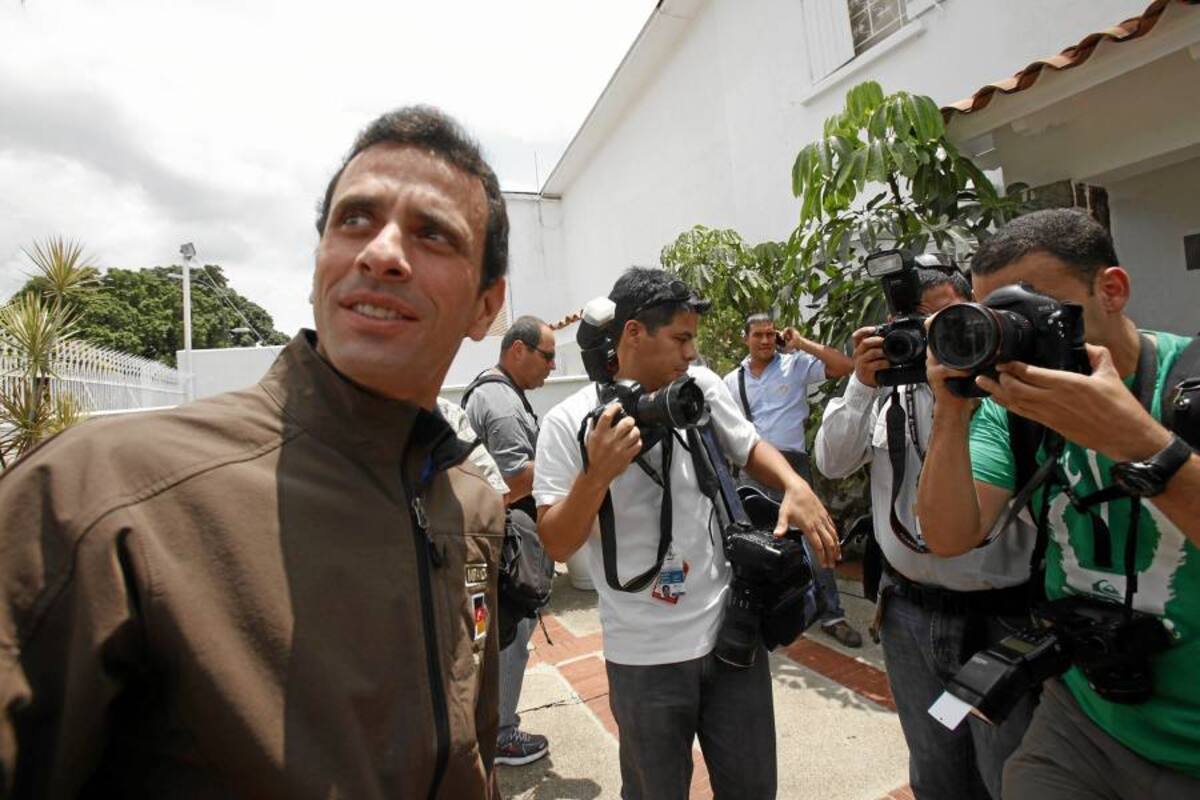 Ministro venezolano tilda de "payasada" incidentes en acto de Capriles (Foto: AFP/ VANGUARDIA LIBERAL)