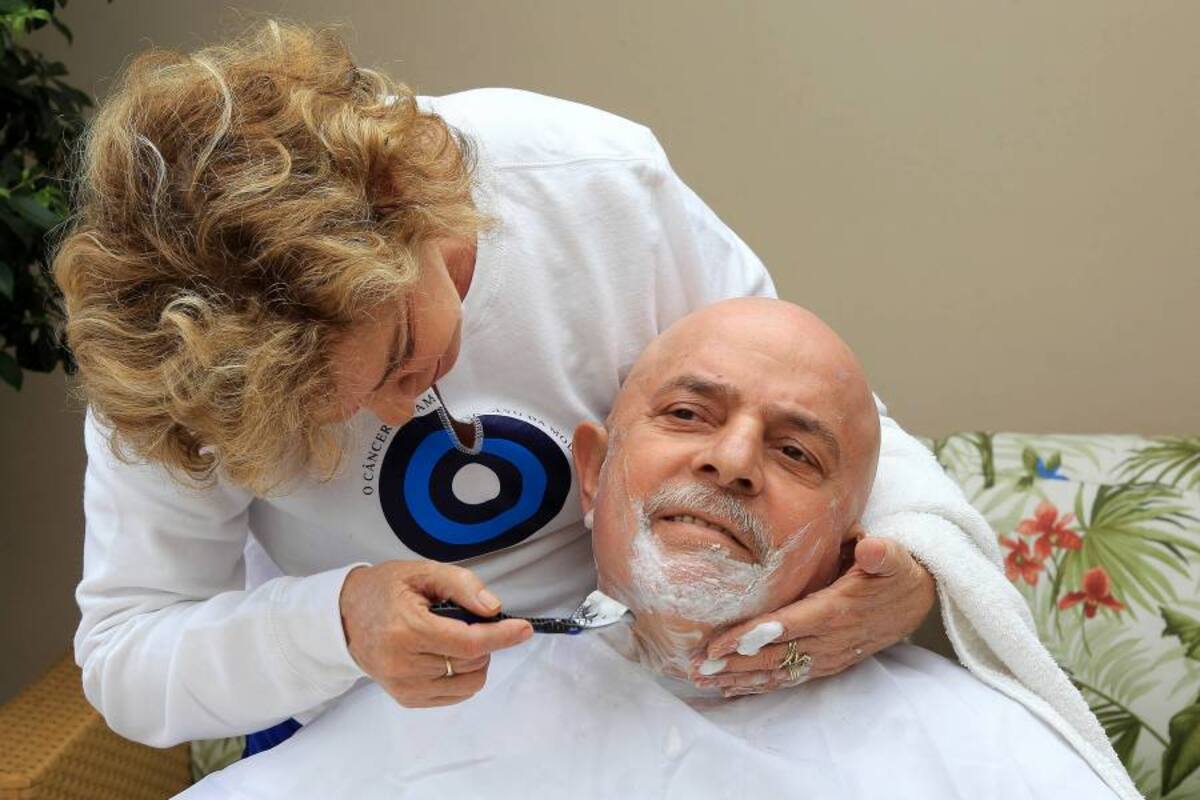 Lula se afeita la barba y el cabello antes de efectos de la quimioterapia (Foto: Efe / VANGUARDIA LIBERAL)