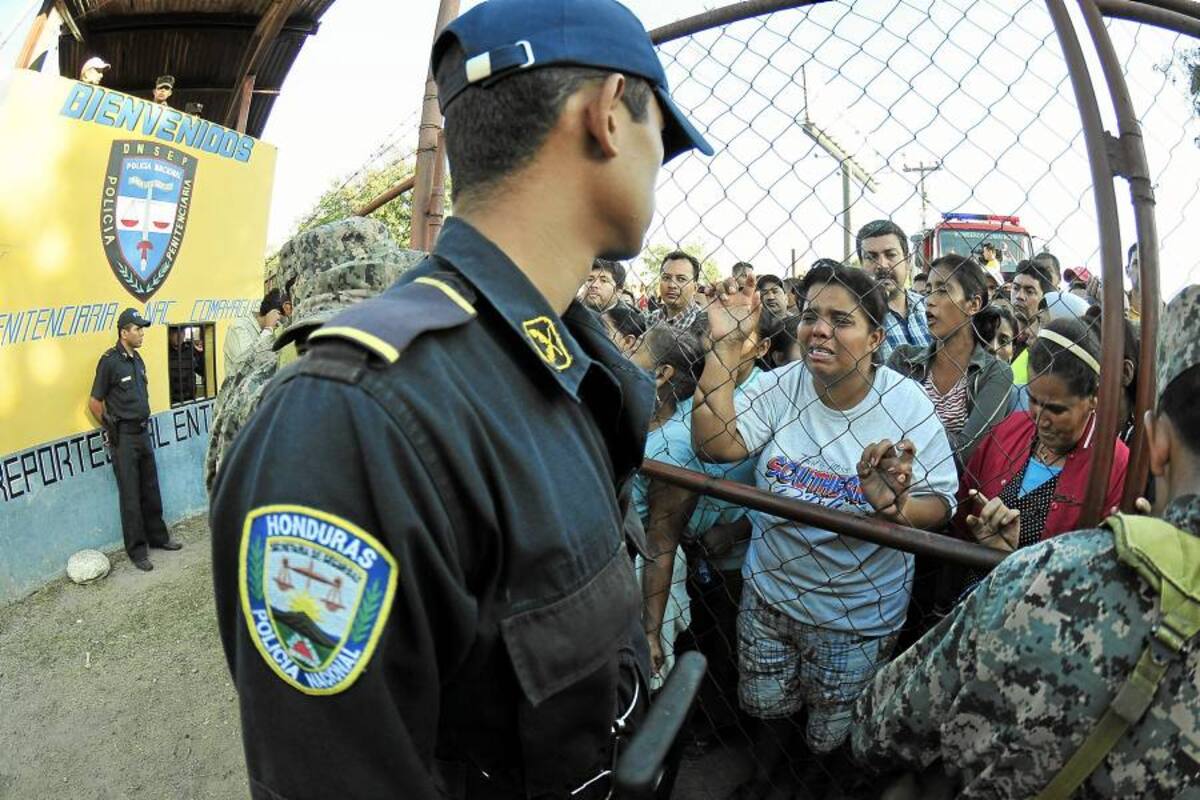 Presidente de Honduras reconoce que huyeron reos durante incendio de cárcel (Foto: Efe /VANGUARDIA LIBERAL)
