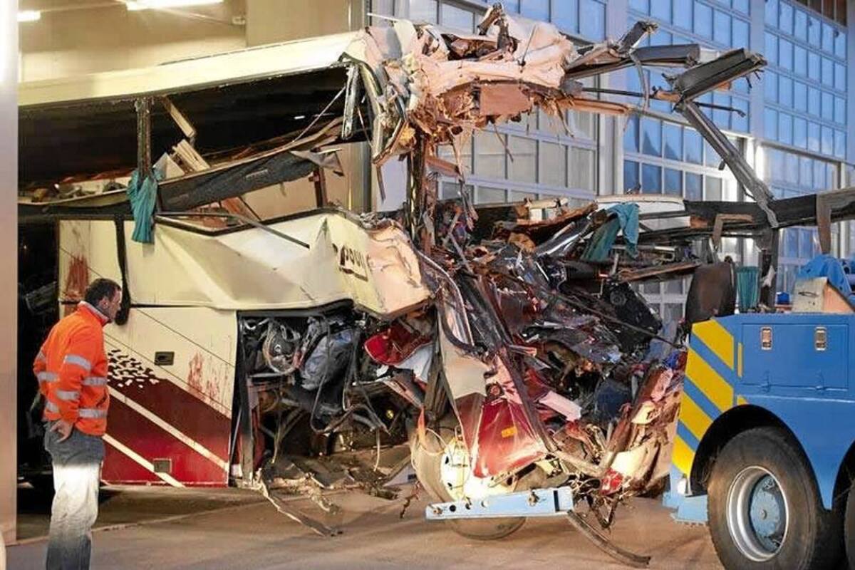 Diez niños holandeses viajaban en el autobús accidentado en los Alpes (Foto: Efe /VANGUARDIA LIBERAL)
