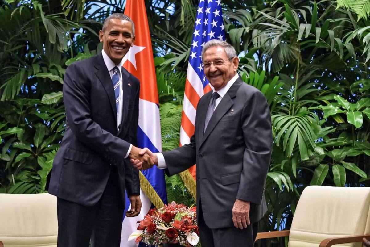 Barack Obama y Raúl Castro se reunieron en el Palacio de la Revolución de La Habana. (Foto: AFP/VANGUARDIA LIBERAL)