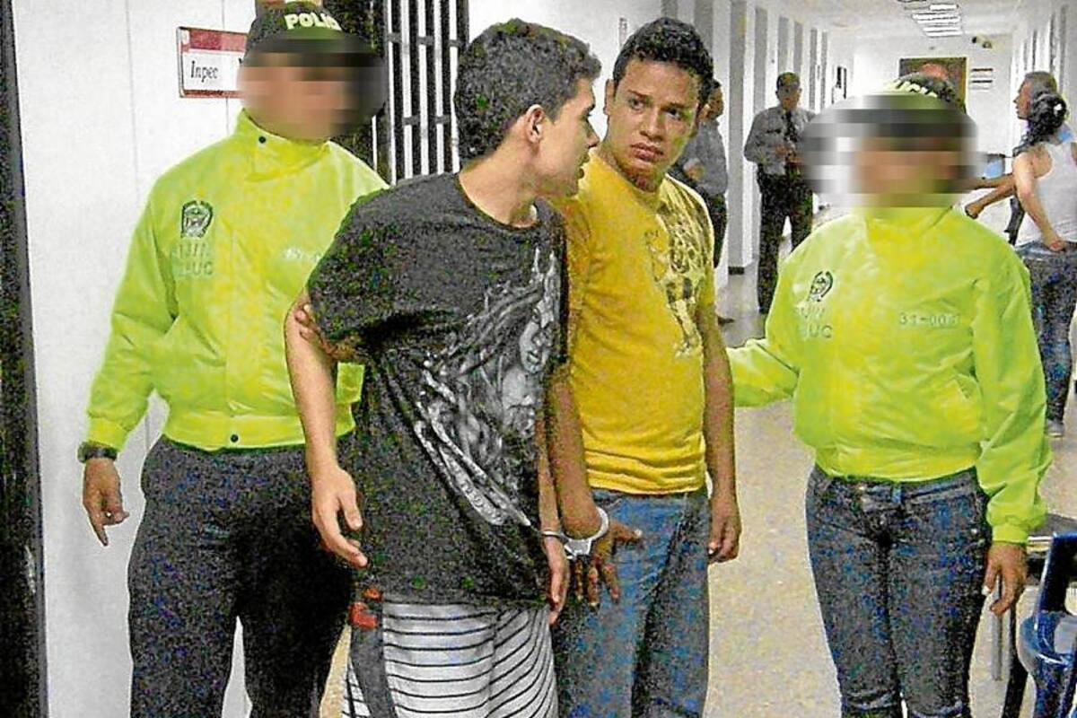 Los dos capturados fueron enviados a la Cárcel Modelo de Bucaramanga por los delitos de homicidio agravado y porte ilegal de armas de fugo. Ellos son considerados inocentes hasta tanto la Fiscalía logre demostrar lo contrario. (Foto: Suministrada/VANGUARDIA LIBERAL)