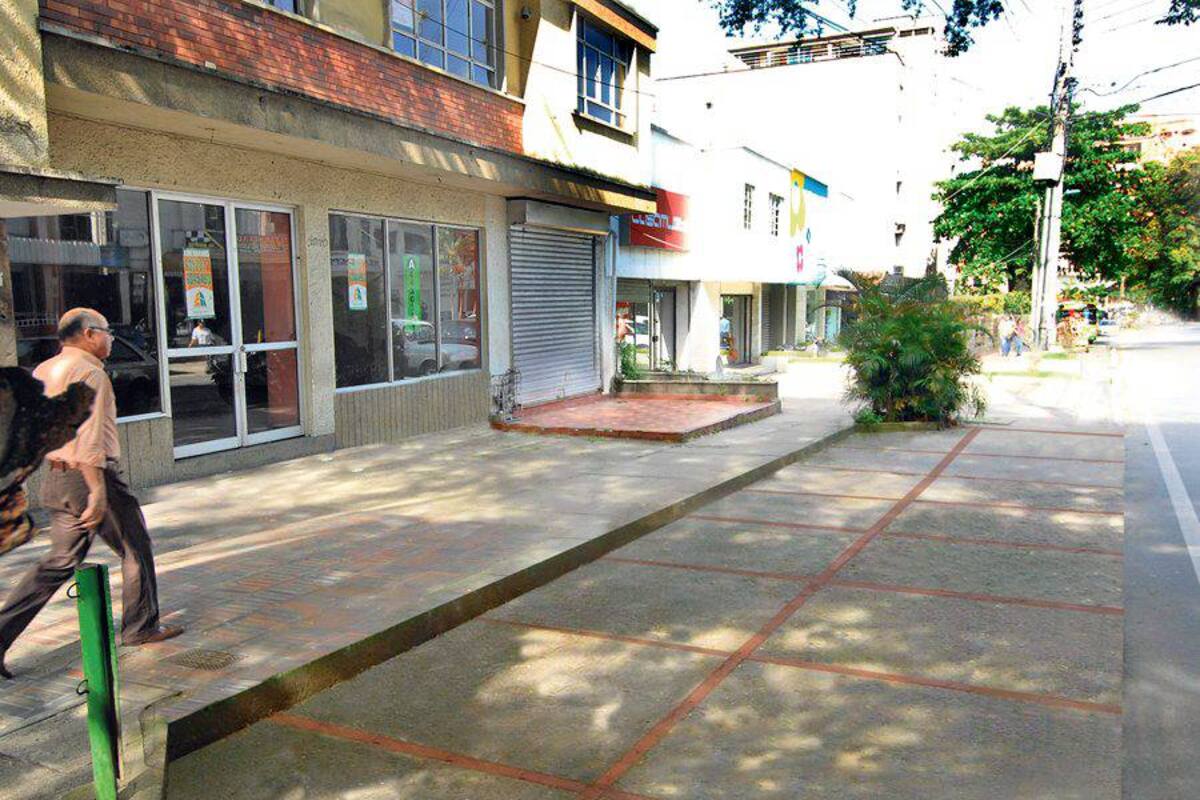 Así debería verse esta zona si se respetaran los espacios que les son propios a los transeúntes. (Foto: Fotomontaje / VANGUARDIA LIBERAL)