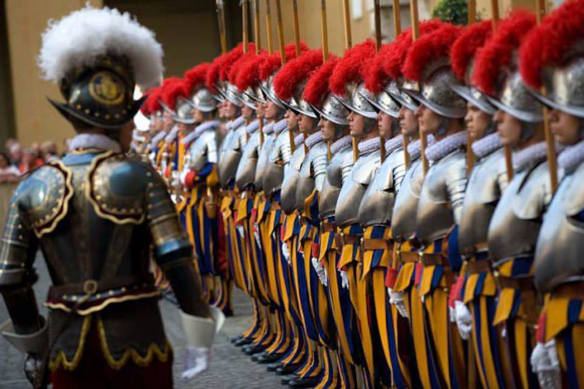Guardia suizo afirma que existe una red homosexual dentro del Vaticano (Foto: http://pijamasurf.com)