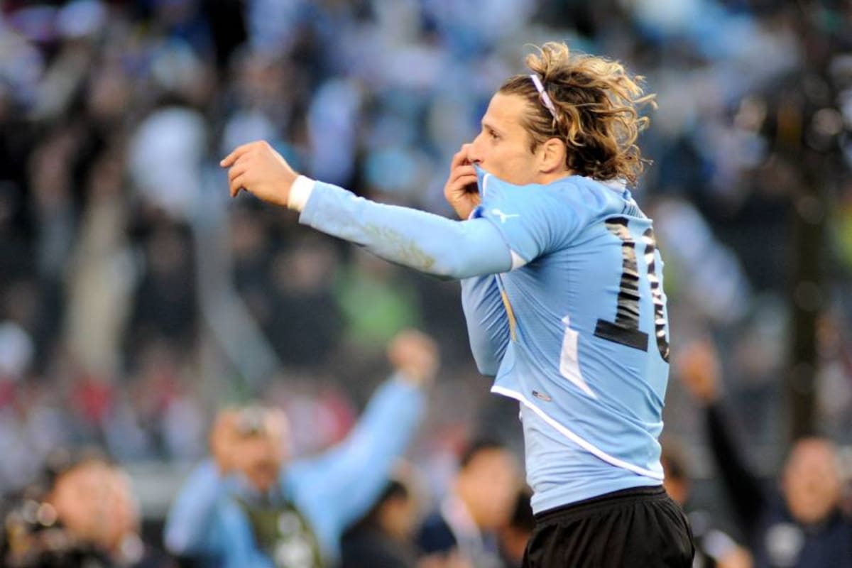 Diego Forlán marcó dos tantos en la gran final donde Uruguay derrotó a Paraguay. (Foto:/VANGUARDIA LIBERAL)