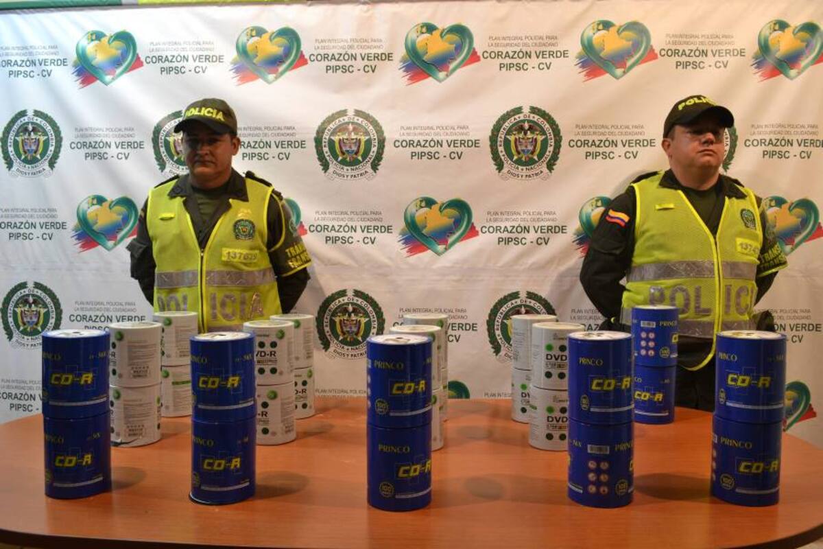 Incautados 54 mil discos compactos ‘piratas’ en Santander (Foto: Suministrada/ VANGUARDIA LIBERAL)