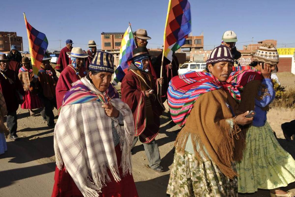 Los indígenas amazónicos, dispersados por varios pueblos en torno al lugar del ataque policial, anunciaron que reanudarán en breve la marcha hacia La Paz. (Foto: Afp/ VANGUARDIA LIBERAL)