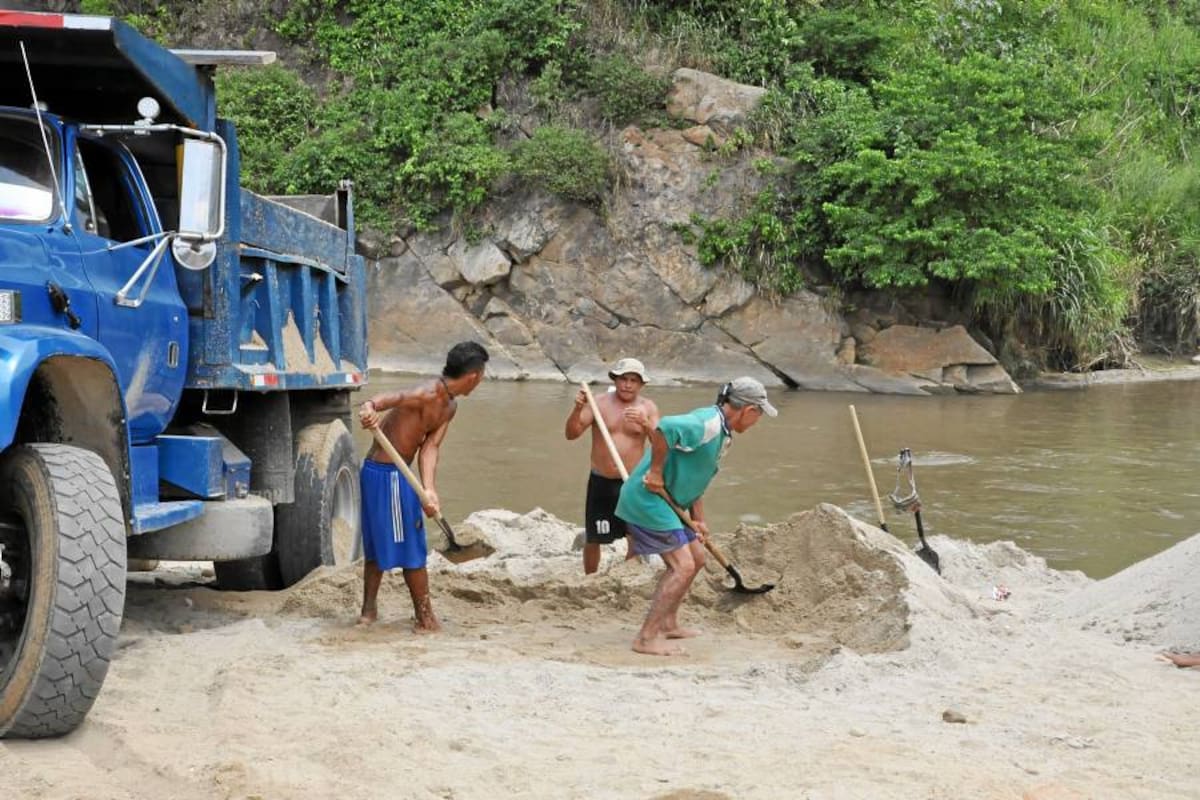 Suspenden actividades de extracción de material de arrastre en el río de Oro (Foto: Suministrada/VANGUARDIA LIBERAL)