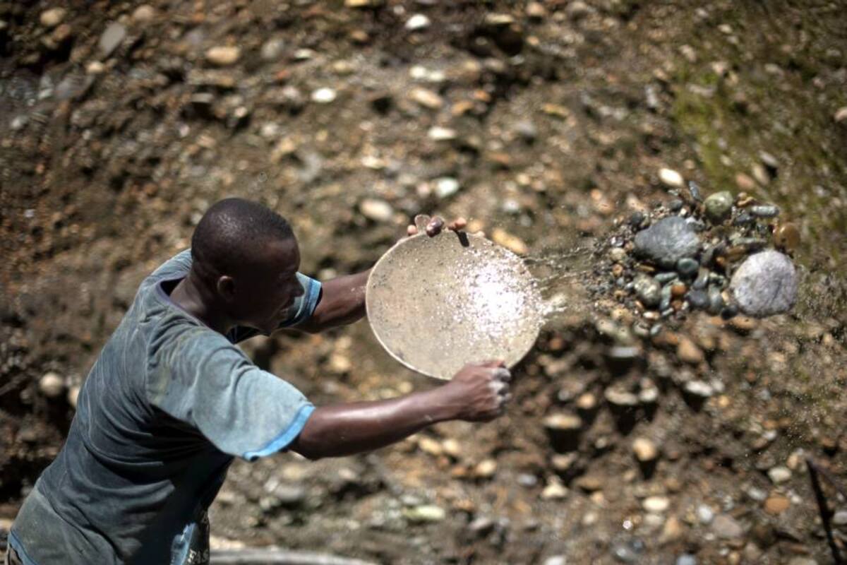 Según datos de Ingeominas, entre 1990 y 2010 se entregaron 121 títulos mineros y se efectuaron 2.656 solicitudes en el Chocó. (Foto: Colprensa/ VANGUARDIA LIBERAL)