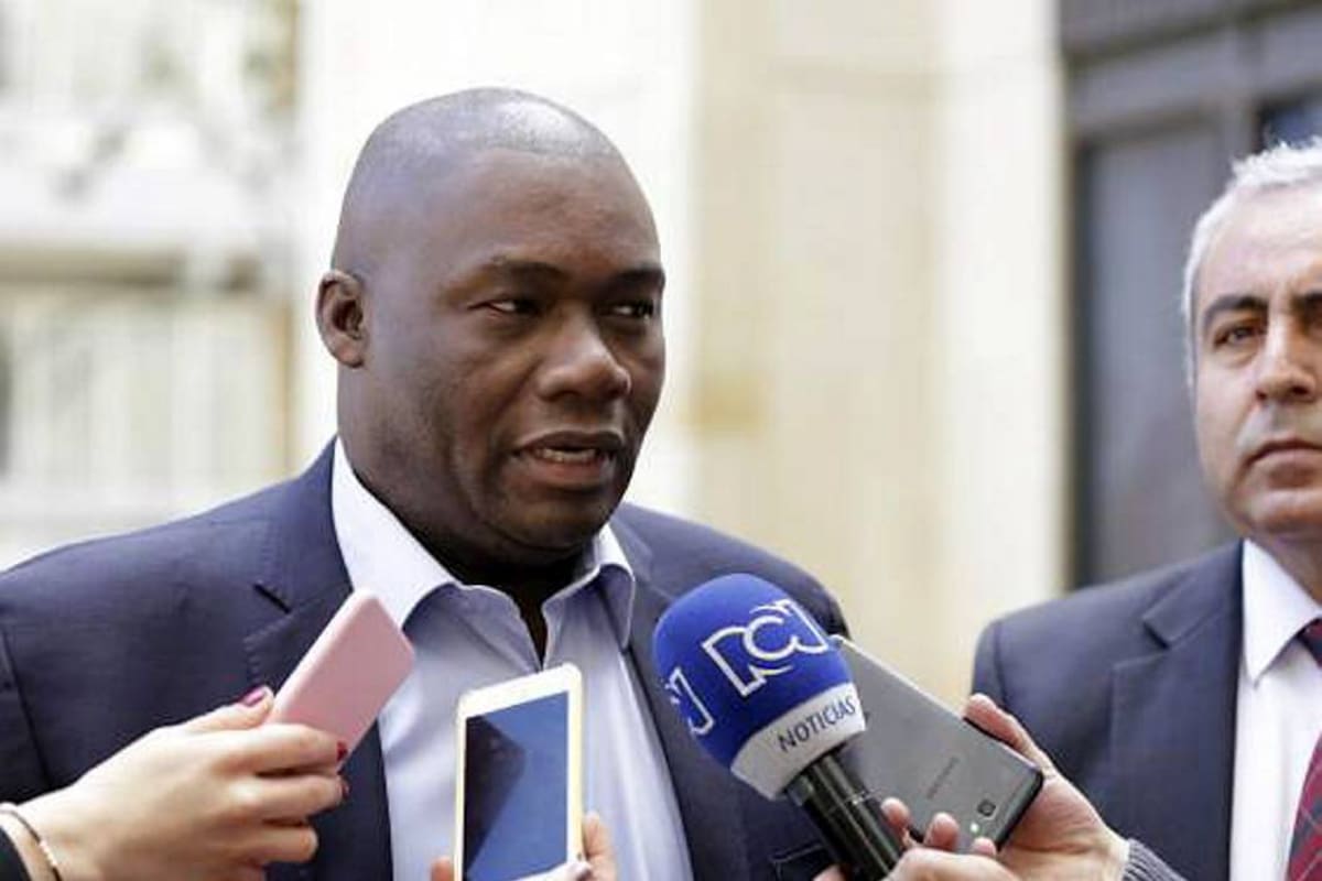 El representante negó que hubiera dado el número celular del expresidente Álvaro Uribe Vélez. (Foto: Colprensa /VANGUARDIA LIBERAL)