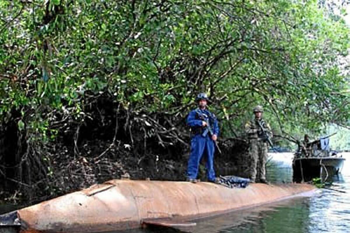Incautado semisumergible y destruido taller artesanal en el golfo de Urabá (Foto: Tomada de internet/VANGUARDIA.COM)