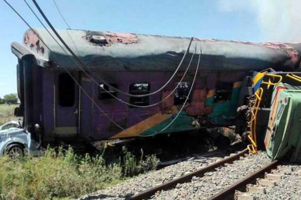 Accidente de un tren en Sudáfrica dejó varios muertos y más de 100 heridos (Foto: TOMADO DE TWITTER/VANGUARDIA LIBERAL)