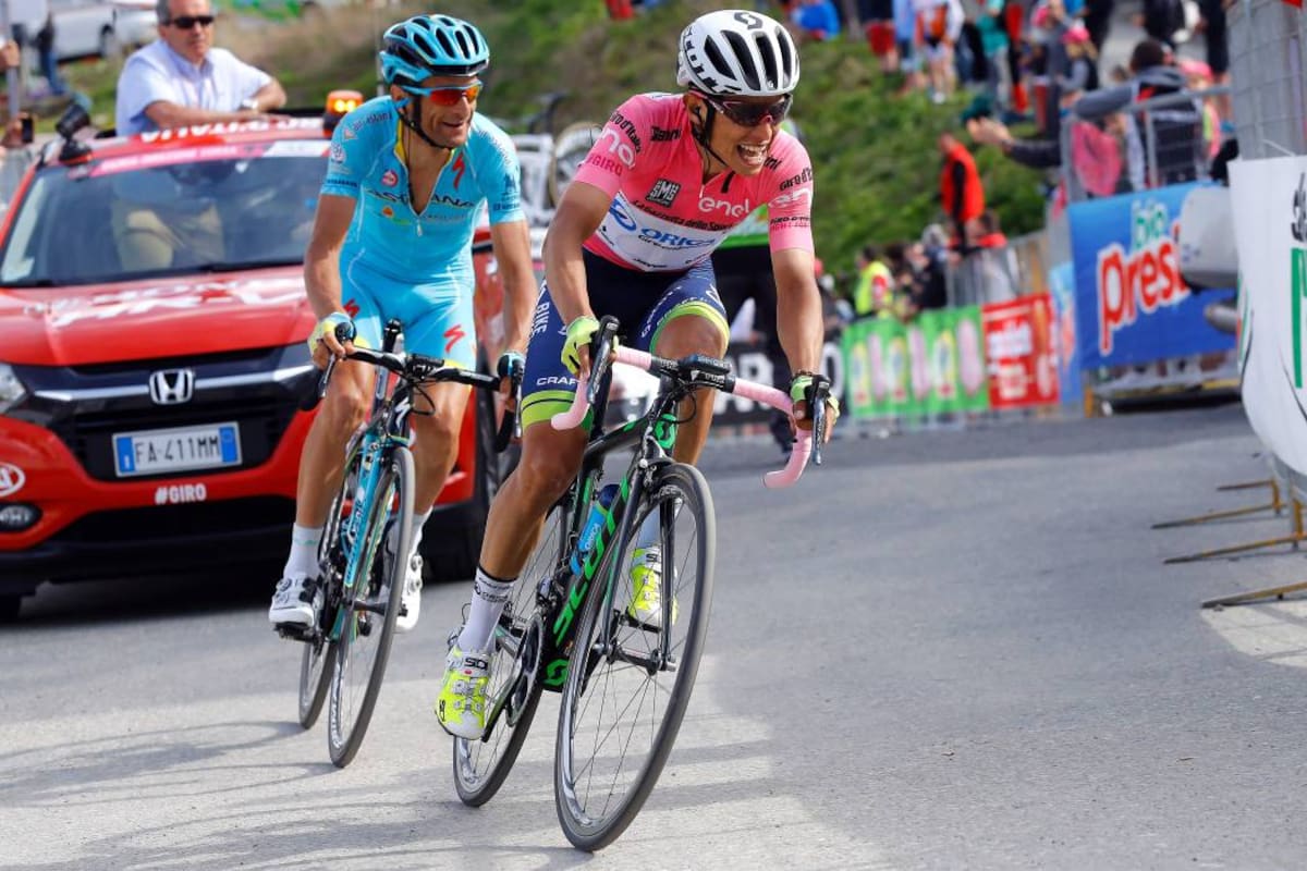 Esteban Chaves no pudo retener la maglia rosa y acabó subcampeón del Giro de Italia (Foto: AFP/VANGUARDIA LIBERAL)
