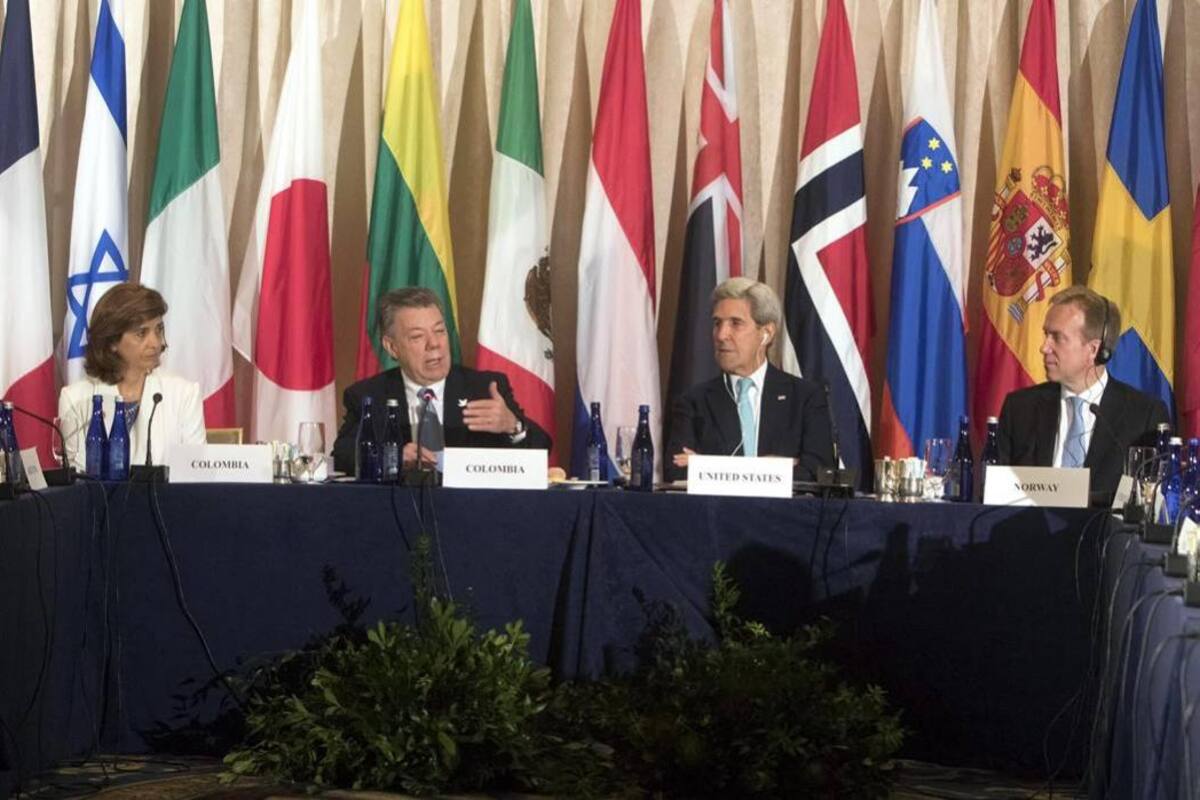 (I-d)La canciller de Colombia, María Ángela Holguín; el presidente de Colombia, Juan Manuel Santos; el secretario de Estado Estados Unidos, John Kerry, y el canciller de Noruega, Borge Prende, participan de una reunión con representantes de numerosos países para promover una iniciativa de desminado para Colombia hoy, domingo 18 de septiembre de 2016, en Nueva York (Estados Unidos) (Foto: EFE/VANGUARDIA LIBERAL)