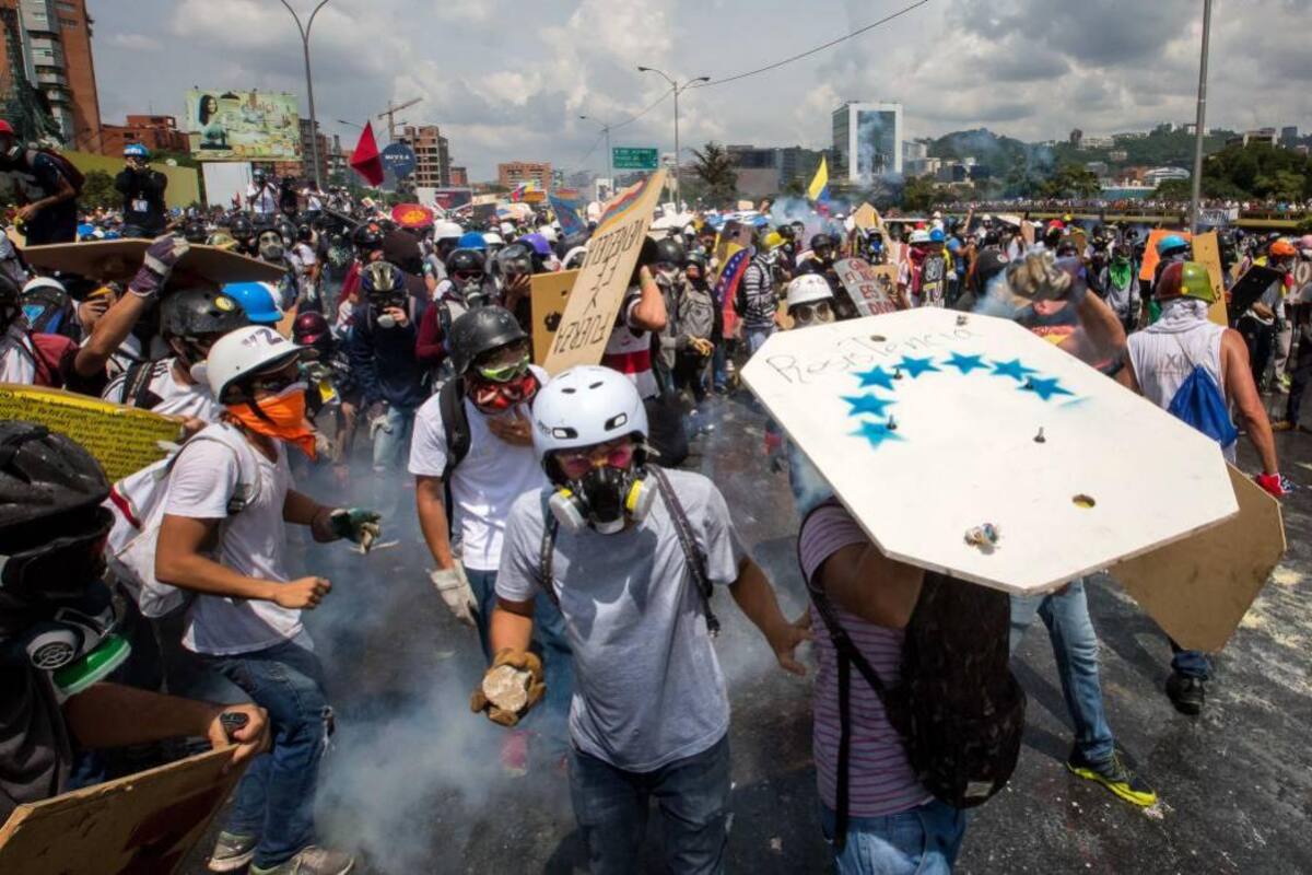 Otro muerto durante jornada de protestas en Venezuela (Foto: EFE / VANGUARDIA)