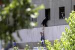 Video registró los ataques terroristas de Teherán que dejan 12 muertos y 39 heridos