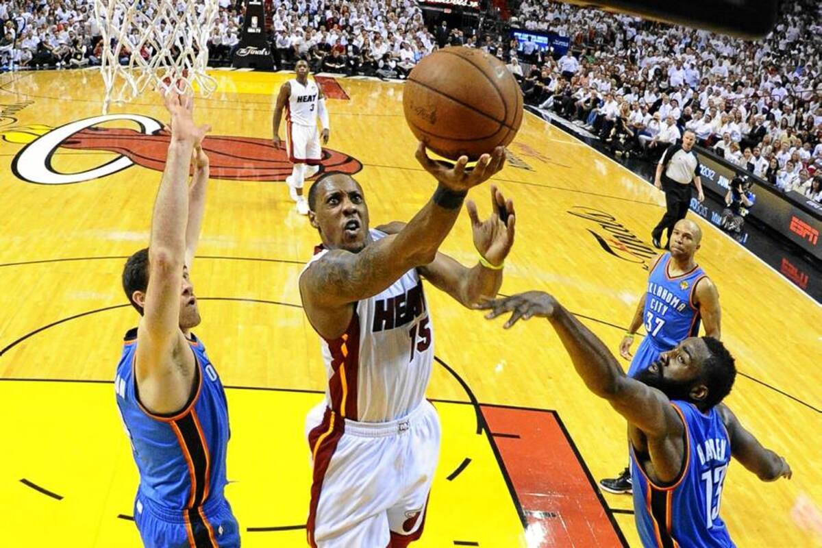 James y Chalmers pusieron a los Heat a un triunfo del título (Foto: Afp/ VANGUARDIA LIBERAL)