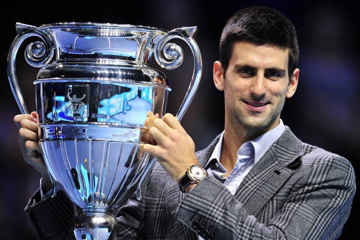 Djokovic recibe el trofeo que le acredita como número uno del mundo (Foto: Afp/VanguardiaLiberal)