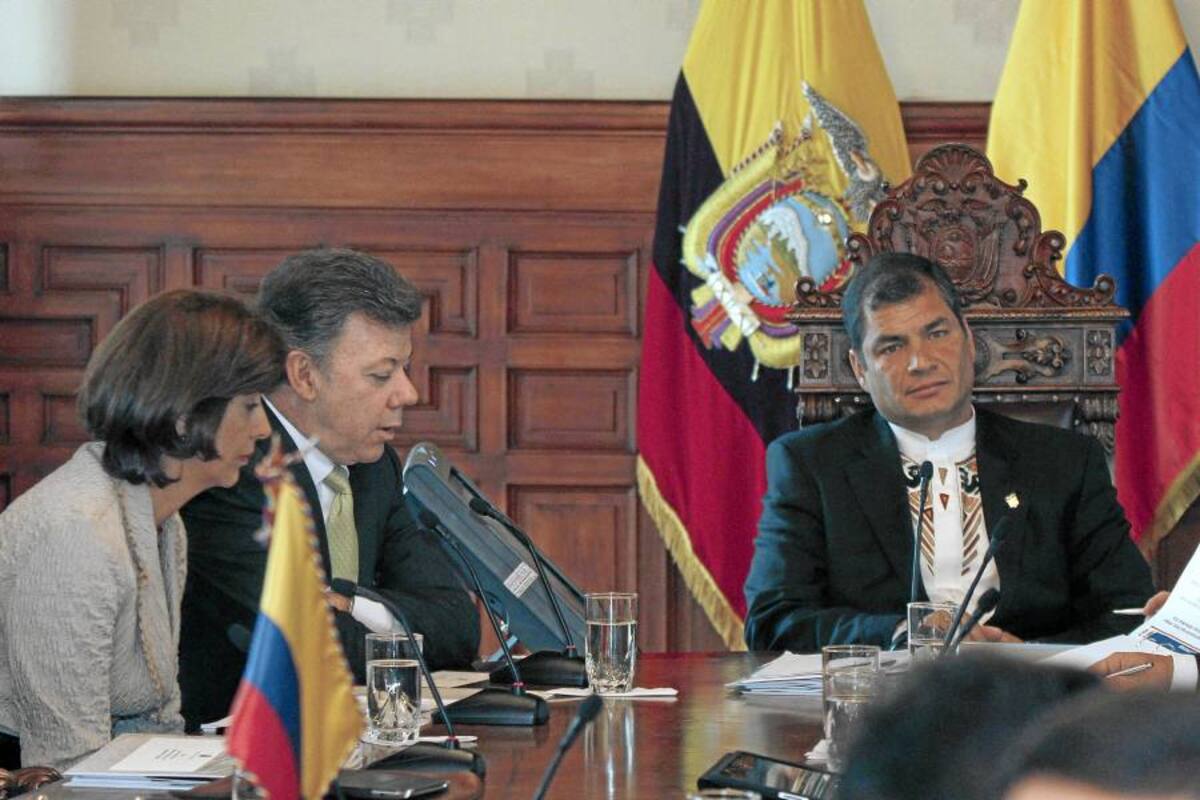 Santos y Correa llegaron a importantes acuerdos como reducir el papeleo y los costos en los tiquetes aéreos, además de mejorar el tráfico marítimo. (Foto: Archivo / VANGUARDIA LIBERAL)