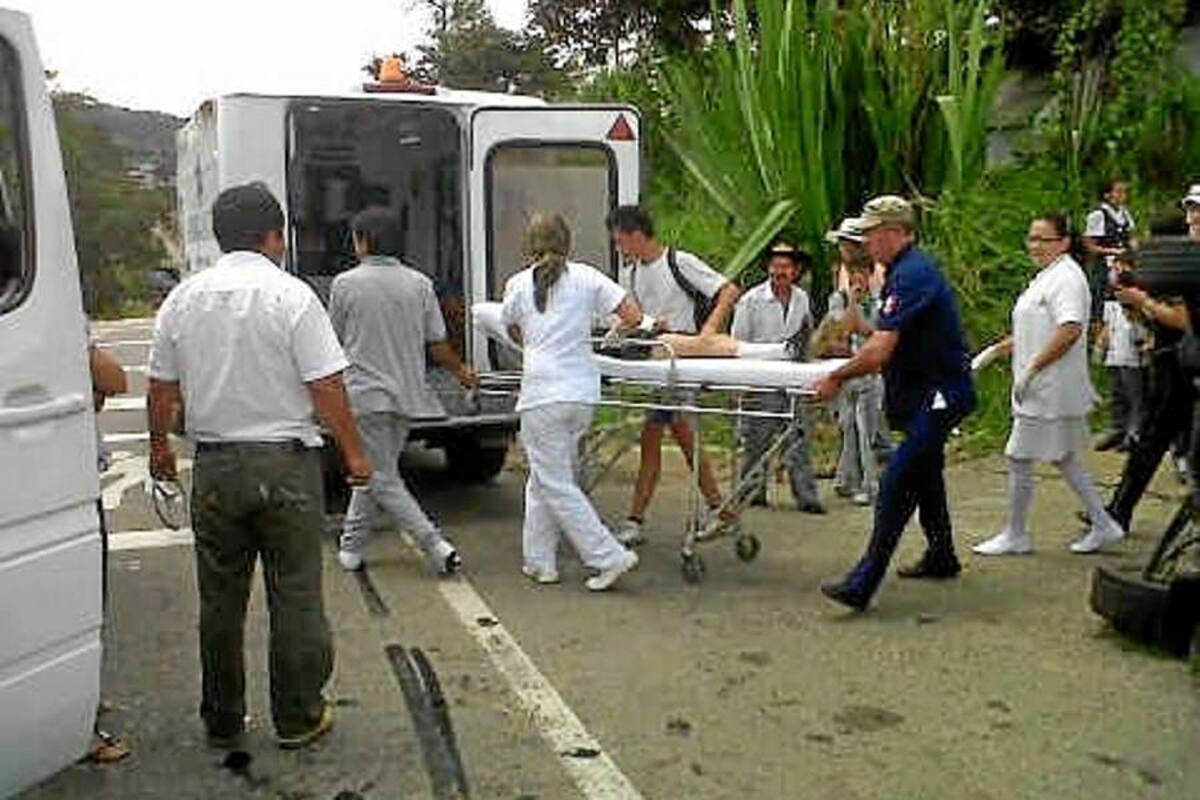 Dos estudiantes heridos dejó choque entre vehículos (Foto: Suministrada)