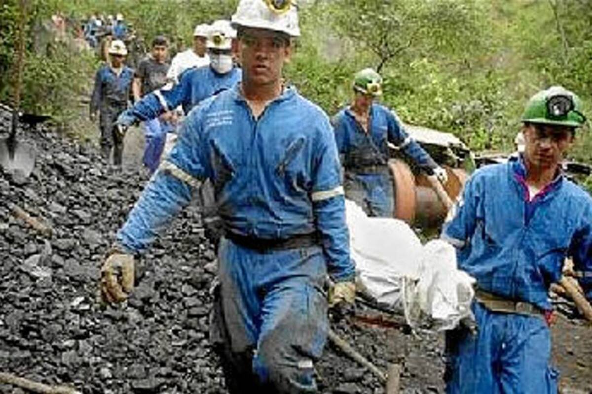 Rescatan el cuerpo de otro minero en Guachetá, Cundinamarca (Foto: Tomado de Internet/ VANGUARDIA LIBERAL)