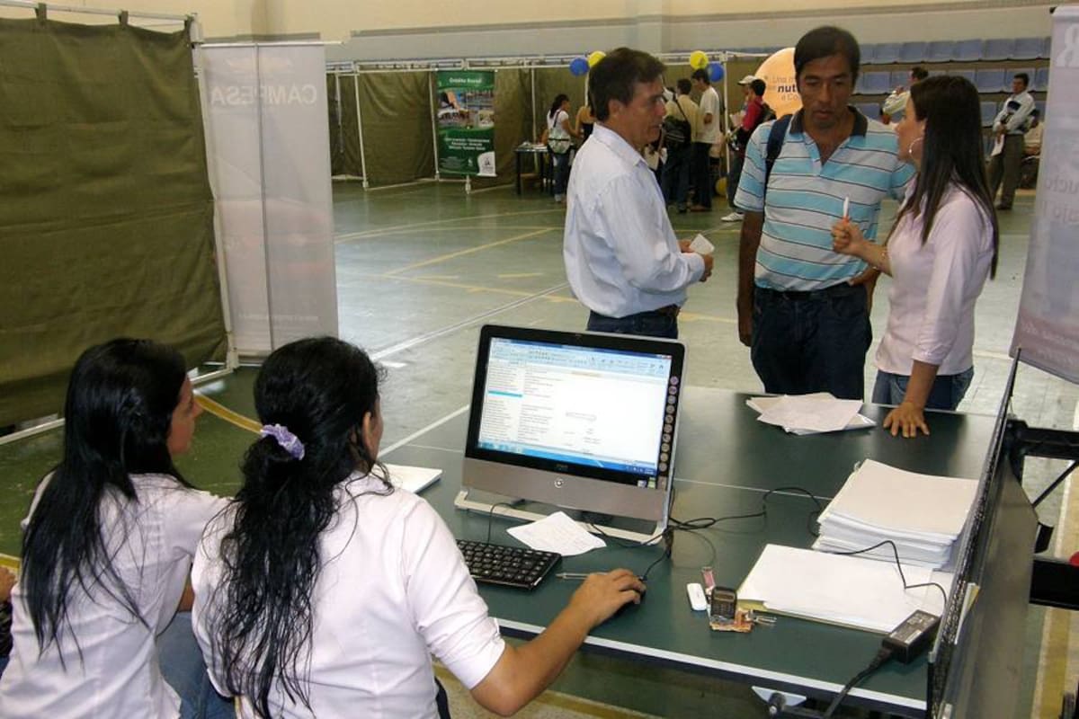 40 empresas del departamento, necesitan personal. (Foto: Javier Gutiérrez/ VANGUARDIA LIBERAL)