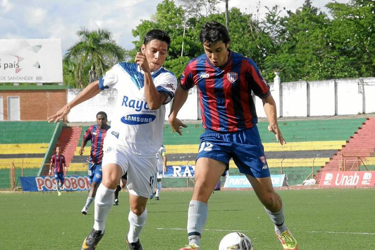 Vea los goles de Real Santander contra Unión Magdalena (Foto: JAVIER GUTIÉRREZ/VANGUARDIA LIBERAL)