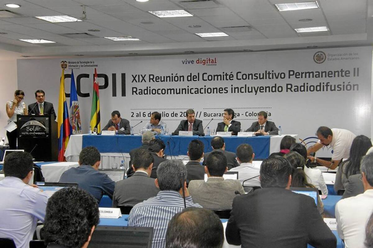 Gobierno dice en Bucaramanga que en octubre será la subasta del espectro 4G (Foto: JAVIER GUTIERREZ/VANGUARDIA LIBERAL)