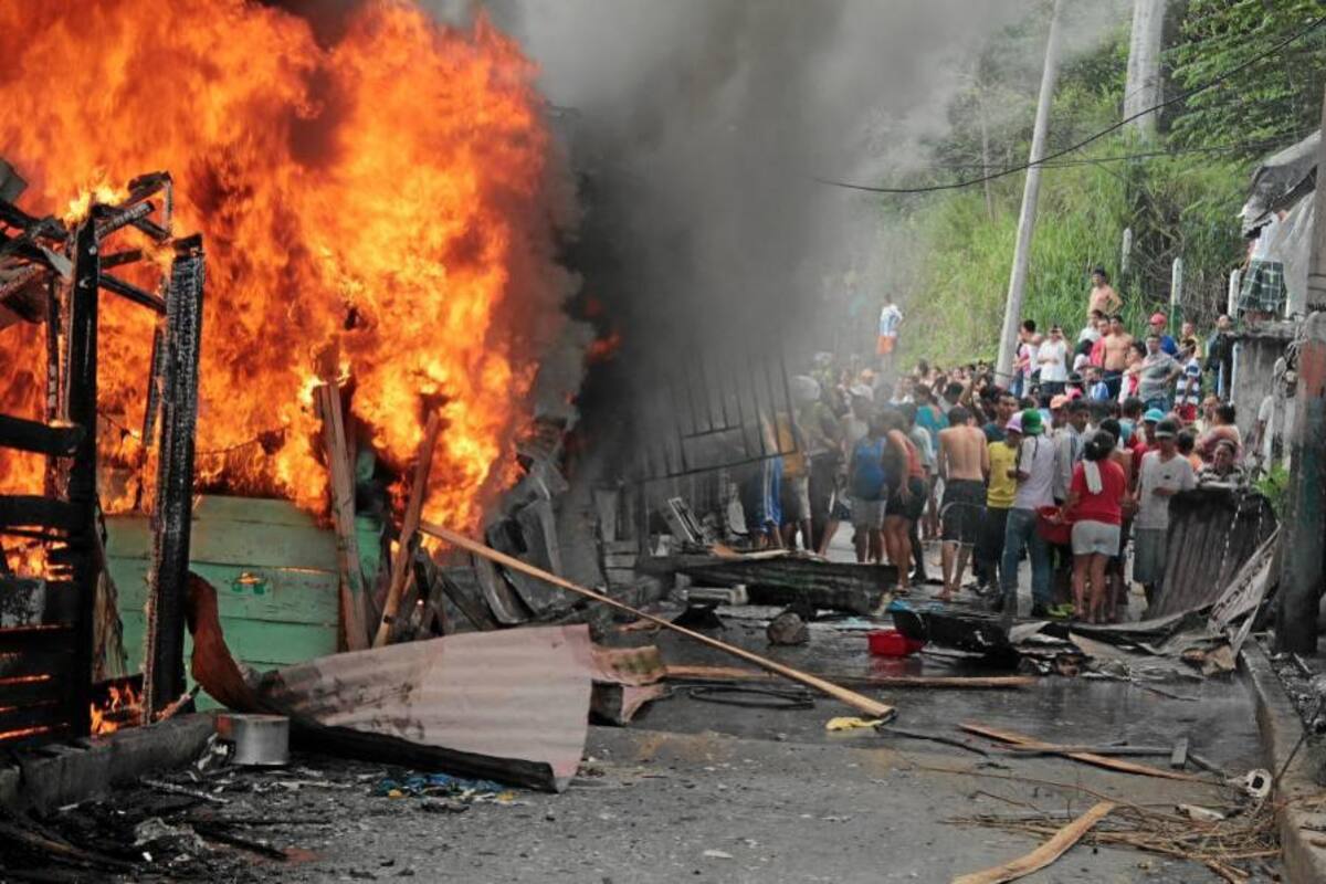 Llamas destruyeron 46 ranchos en el Norte (Foto: Javier Gutiérrez / VANGUARDIA LIBERAL)