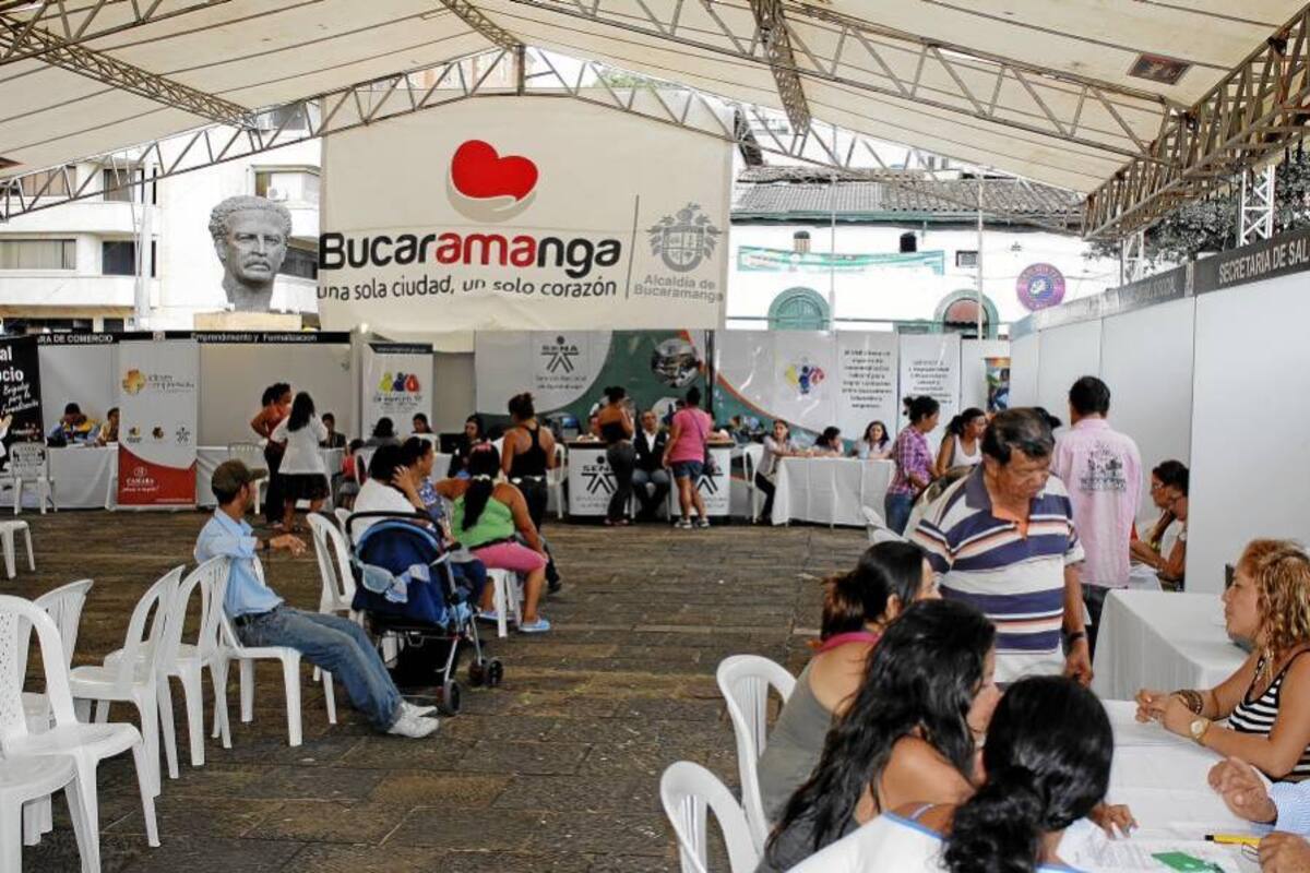 650 vendedores informales de Bucaramanga se inscribieron para obtener un empleo formal (Foto: Javier Gutiérrez / VANGUARDIA LIBERAL)