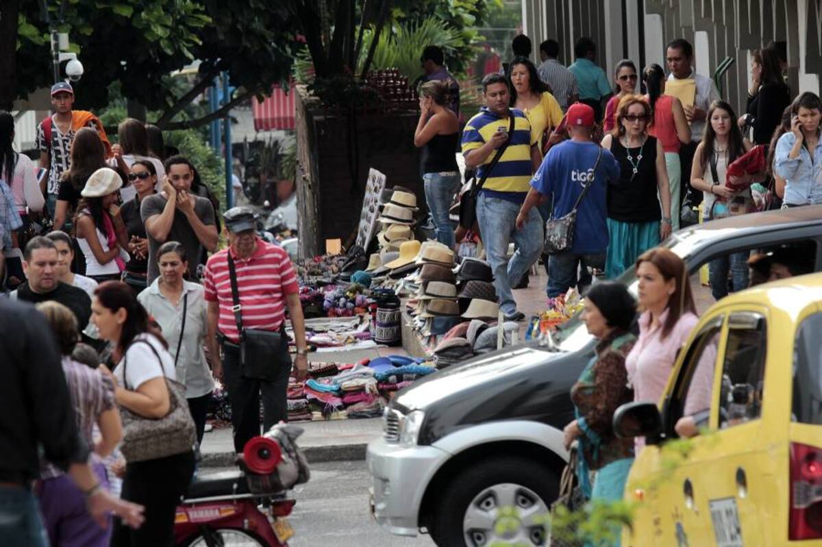 Operativo de recuperación del espacio público en Cabecera (Foto: Archivo/VANGUARDIA LIBERAL)