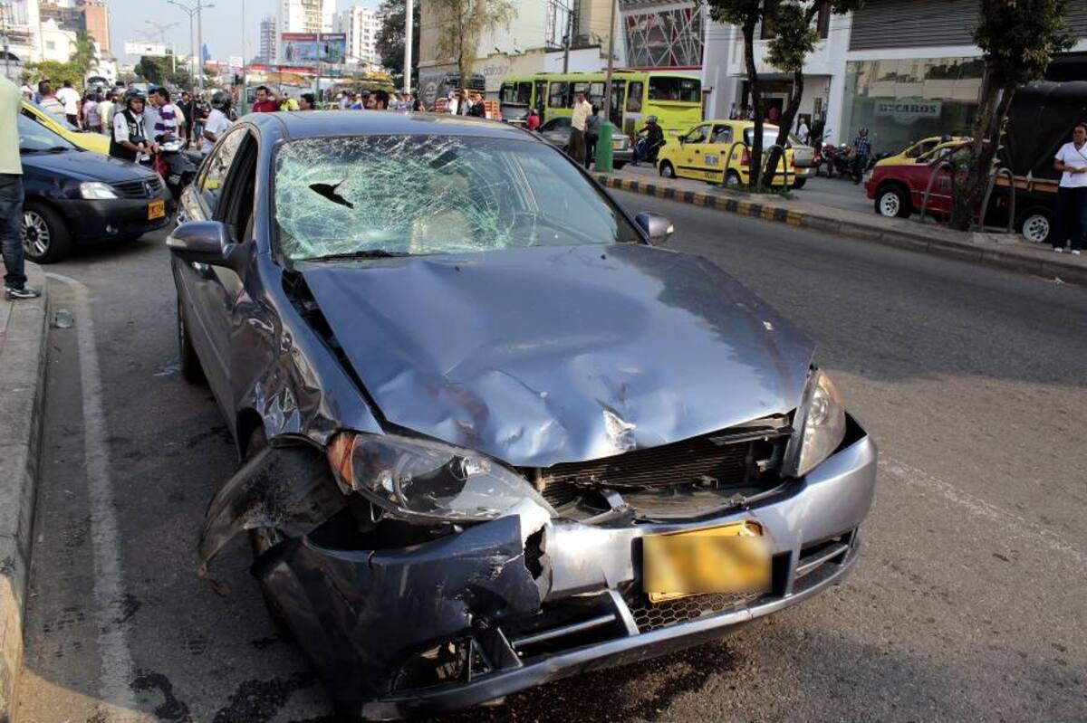 Grave accidente de tránsito se registró este sábado en la mañana en Bucaramanga (Foto: Foto Javier Gutiérrez/VANGUARDIA LIBERAL)