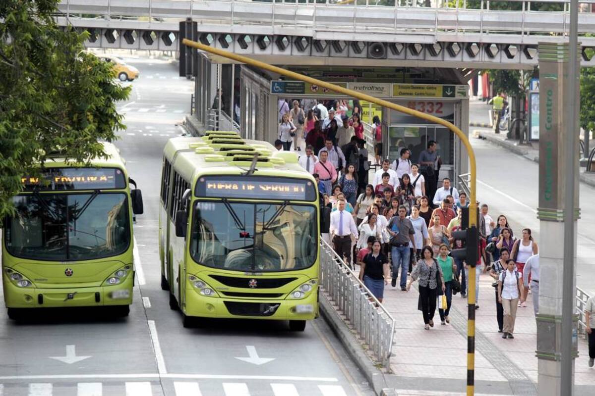Aún quedan 17 vehículos de Metrolínea sin tarjeta de operación (Foto: Archivo/VANGUARDIA LIBERAL)