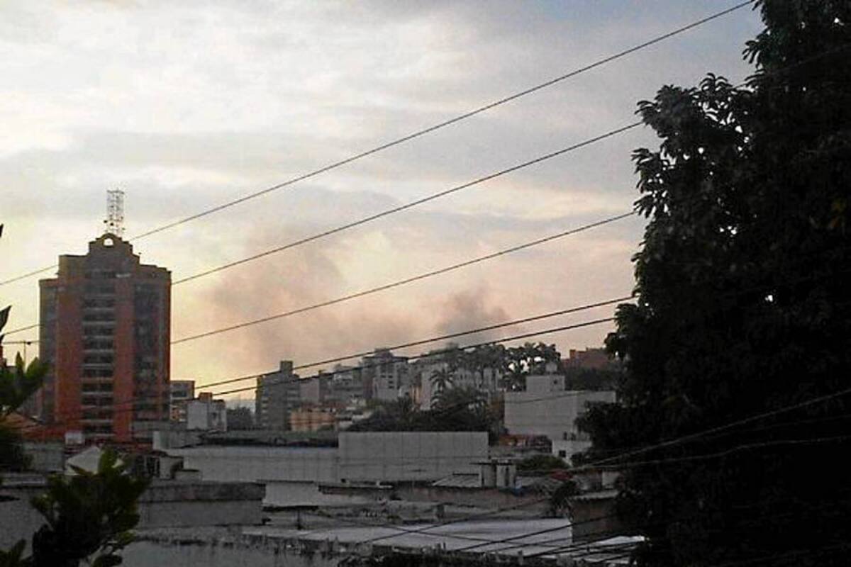 Incendio por quema de neumáticos en el barrio Gaitán de Bucaramanga (Foto: Suministrada/VANGUARDIA LIBERAL)