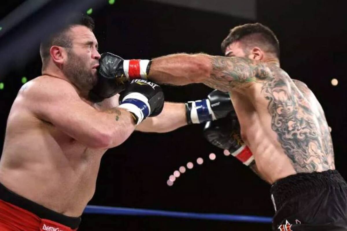Tim Hague fue derribado cinco veces en solo dos asaltos antes de terminar inmóvil sobre el ring. (Foto: Tomada de Internet /VANGUARDIA LIBERAL)