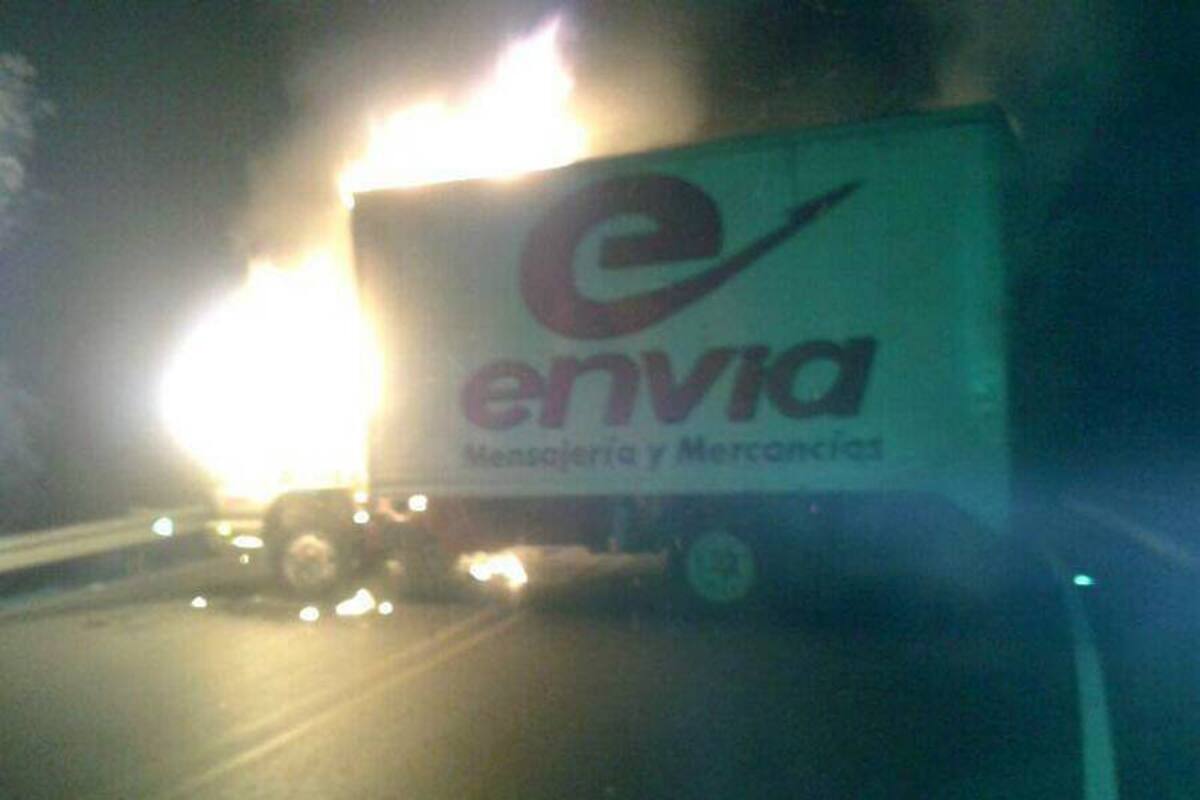 Queman camión en Santander en protestas del paro agrario (Foto: Tomado @villamilantonio/VANGUARDIA LIBERAL)