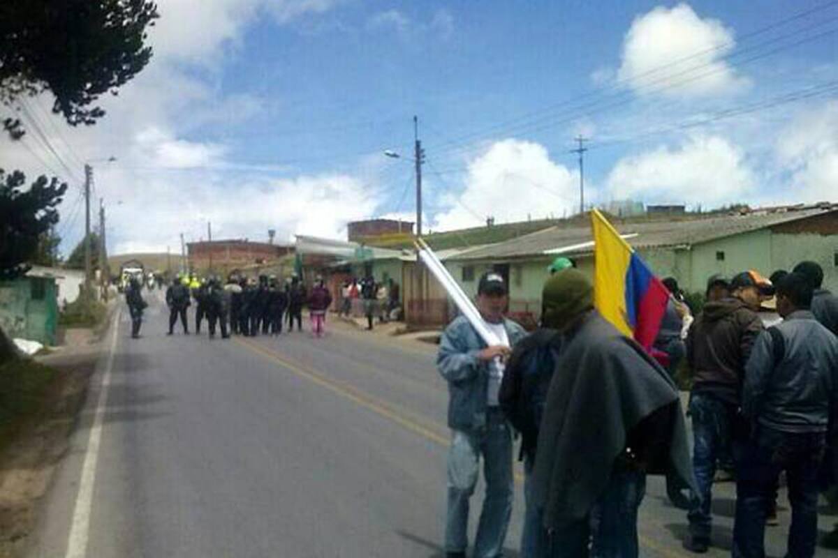 Queman camión en Santander en protestas del paro agrario (Foto: Tomado @Mariopenaloza/VANGUARDIA LIBERAL)
