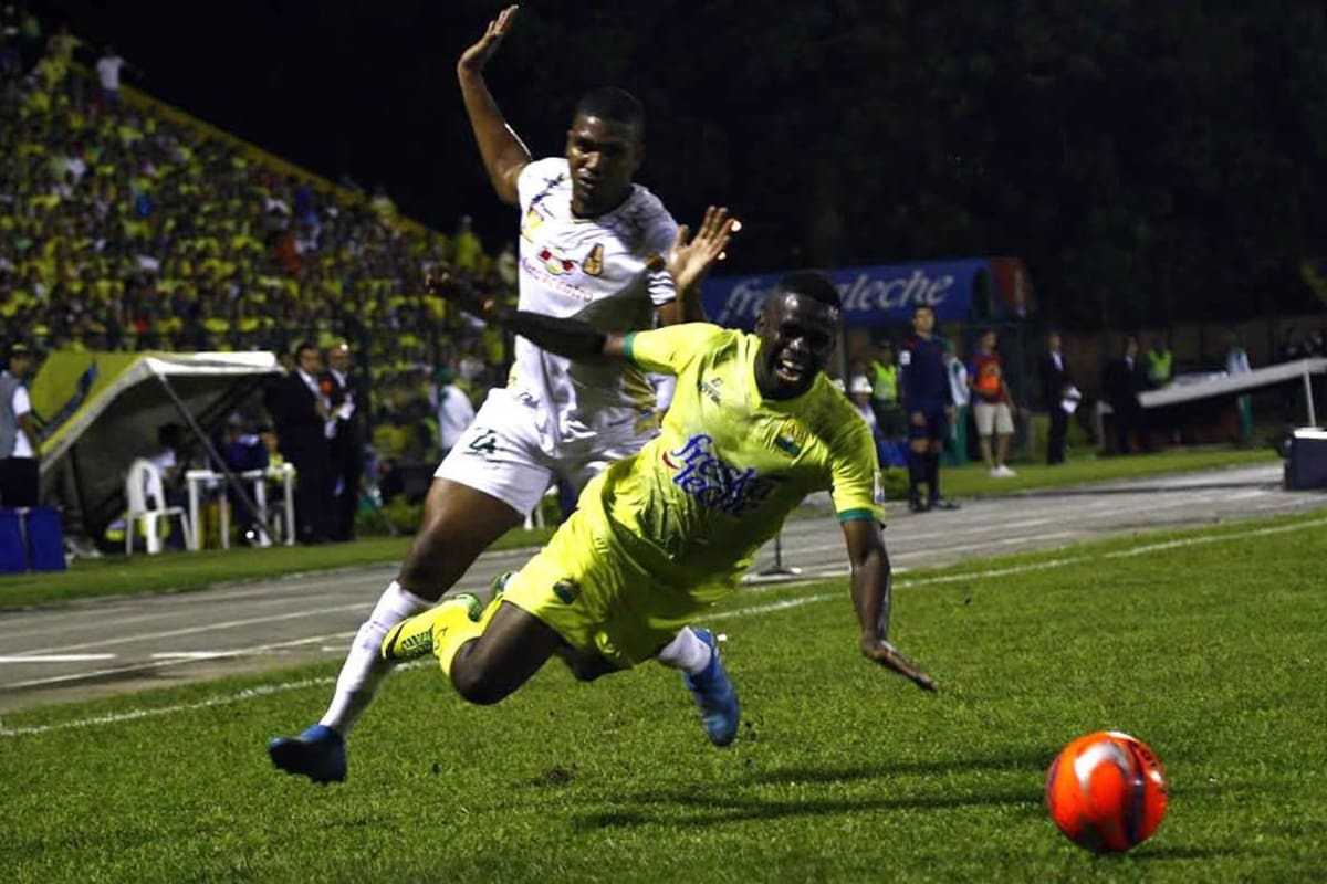 Atlético Bucaramanga derrotó 1-0 a Deportes Tolima en Floridablanca (Foto: César Flórez León / VANGUARDIA LIBERAL)