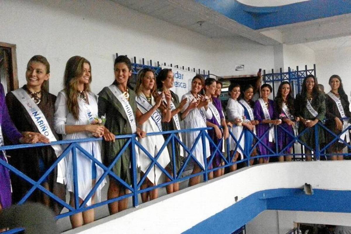 Candidatas a Señorita Colombia visitaron su barrio en Cartagena (Foto: Colprensa/VANGUARDIA LIBERAL)