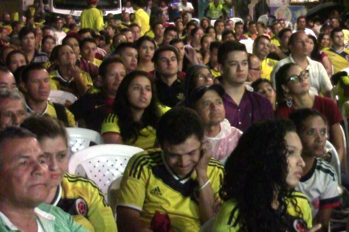 Así fue el sufrimiento de los bumangueses con la derrota de Colombia (Foto: MILTON VELOSA/VANGUARDIA LIBERAL)