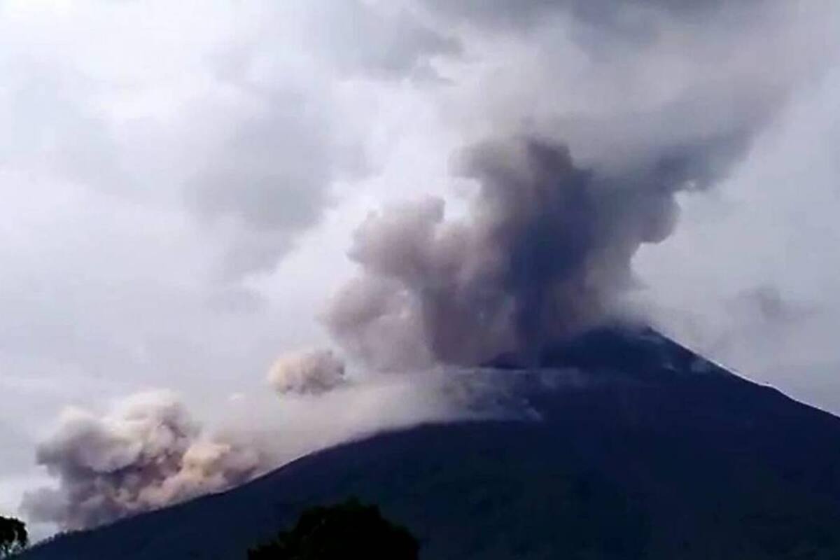 Evacúan a 62 personas por la erupción del volcán de Fuego en Guatemala (Foto: Captura de video /VANGUARDIA LIBERAL)