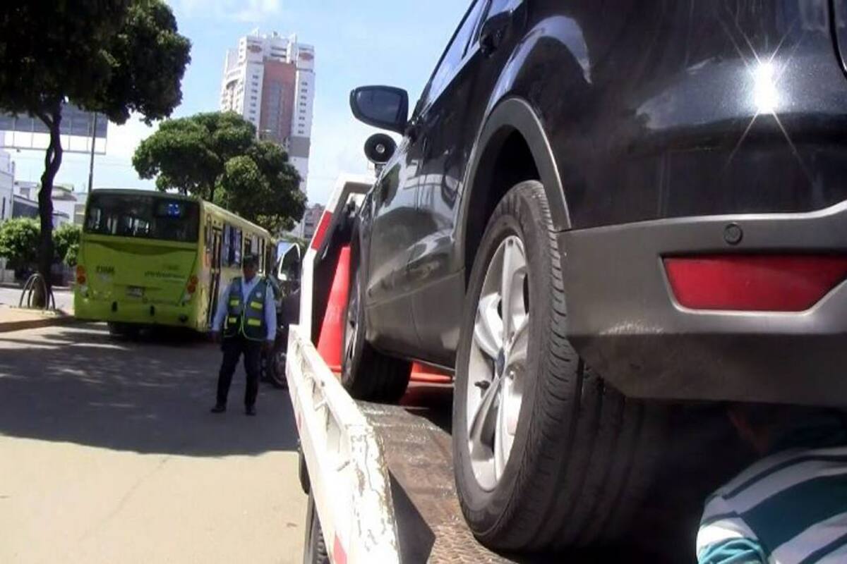 Van 42 conductores sancionados en el Día Sin Carro en Bucaramanga (Foto: CARLOSMORALES/VANGUARDIA LIBERAL)