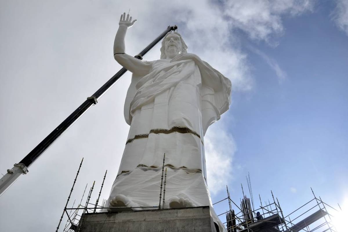 Terminó instalación de monumento del cerro del Santísimo en Floridablanca (Foto: Laura Herrera / VANGUARDIA LIBERAL)