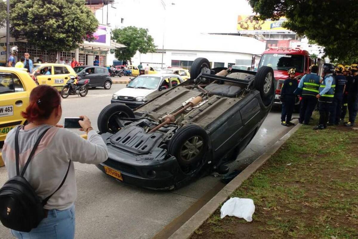 Video registró grave accidente de un vehículo en Bucaramanga (Foto: Suministrada/ VANGUARDIA LIBERAL)