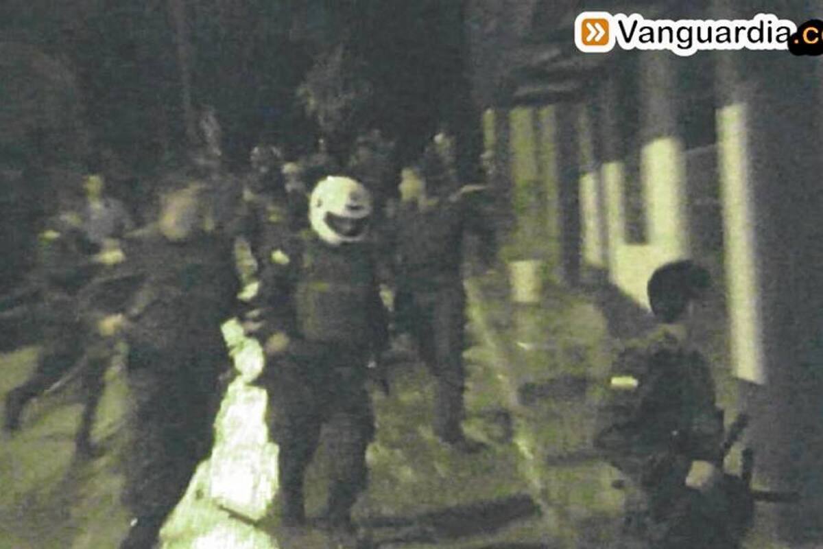 Polémica por utilización de electrochoques en operativo de la Policía en Santander (Foto: Imagen tomada del video/VANGUARDIA LIBERAL)